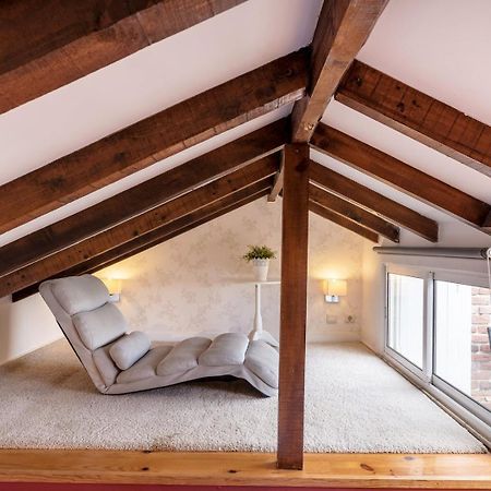 Апартаменты Guestready - Fantastic Rustic Duplex With Terrace Лиссабон Экстерьер фото