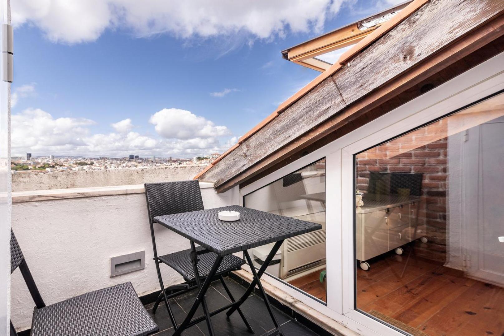 Апартаменты Guestready - Fantastic Rustic Duplex With Terrace Лиссабон Экстерьер фото